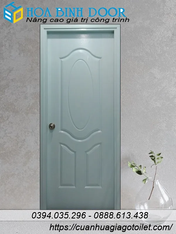 cua-nhua-gia-go-2022-cua-go-cong-nghiep-tai-tp-hcm