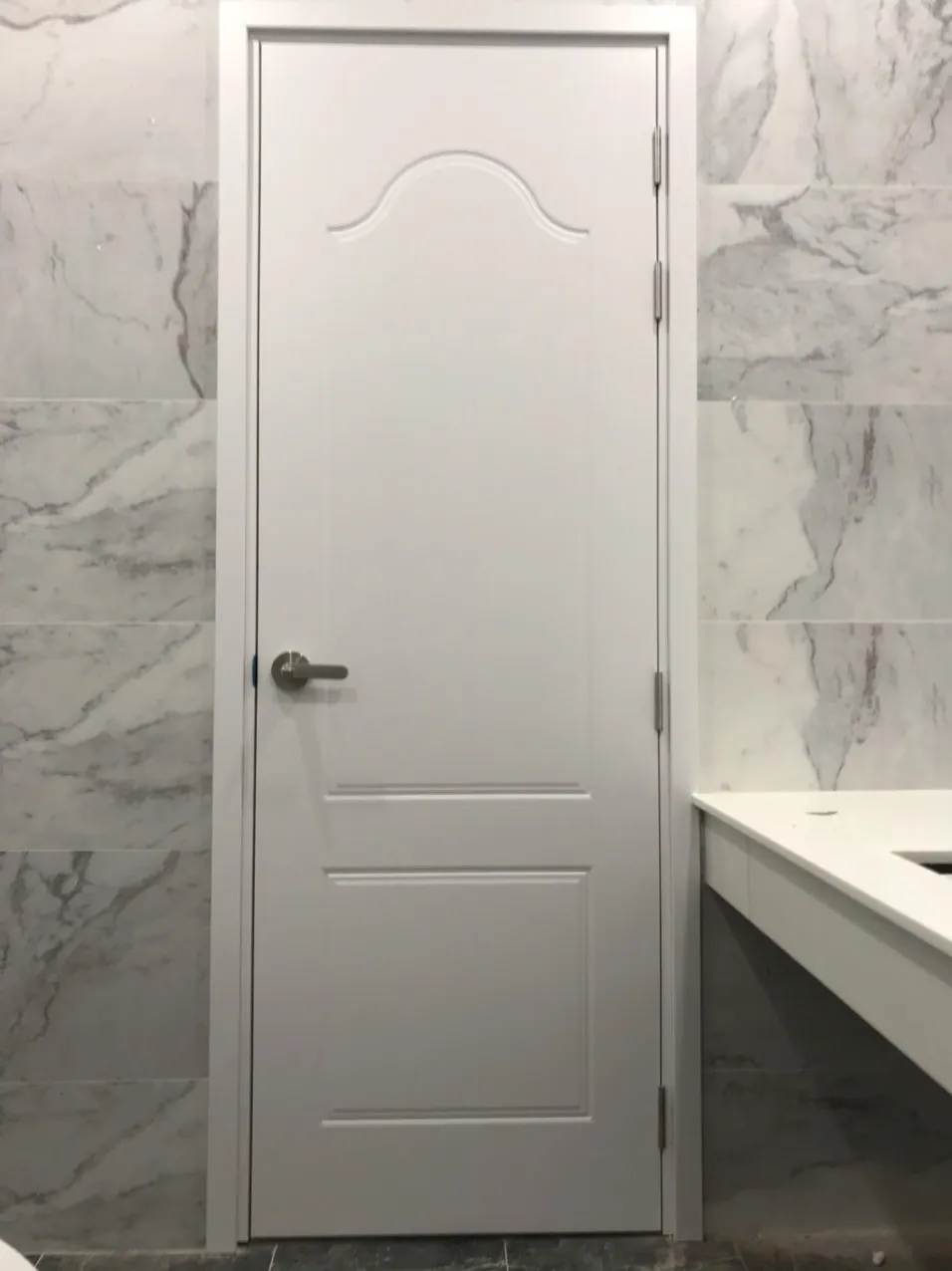 cua-nhua-composite-la-gi