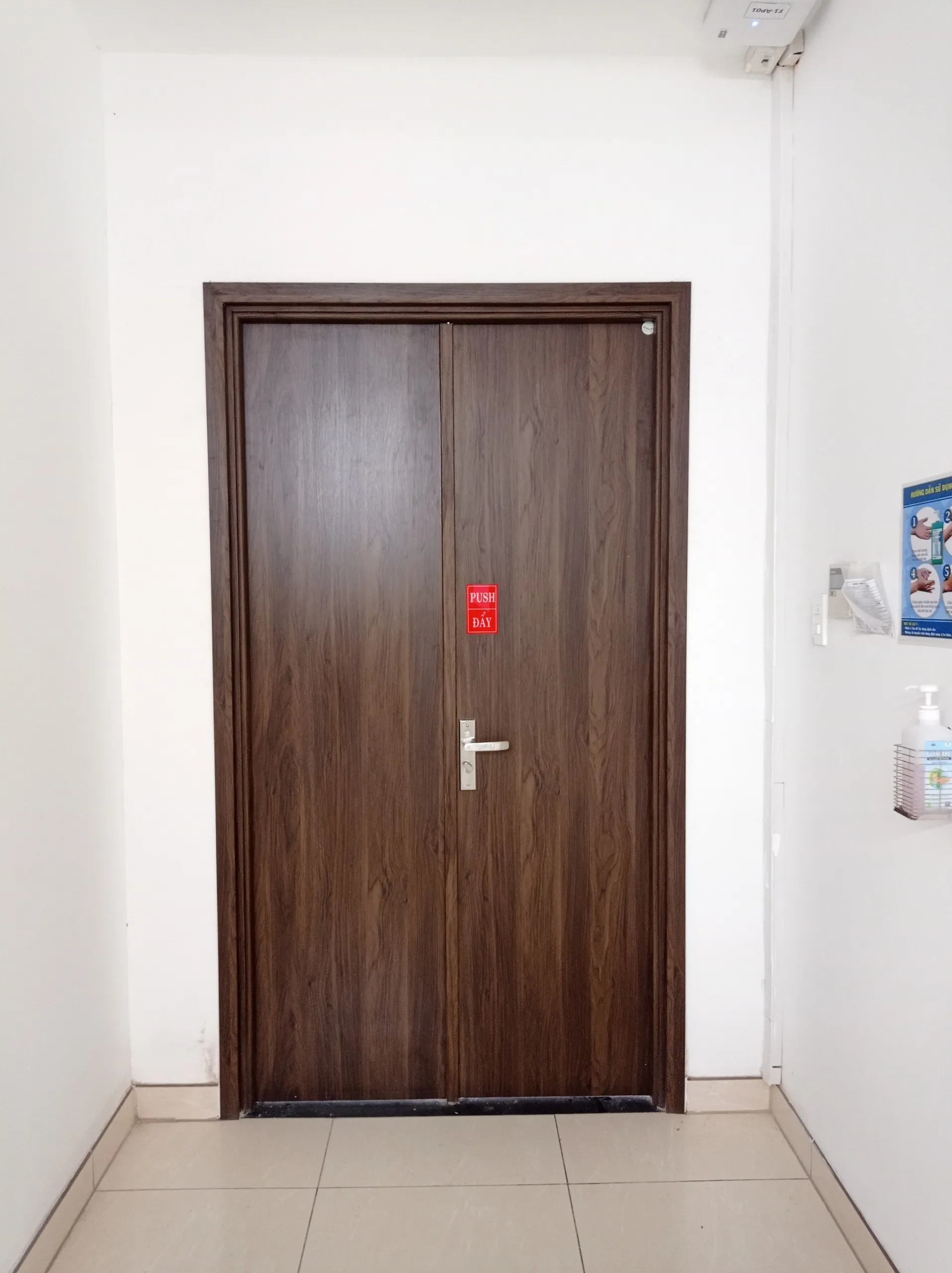 CỬA NHỰA GỖ COMPOSITE
