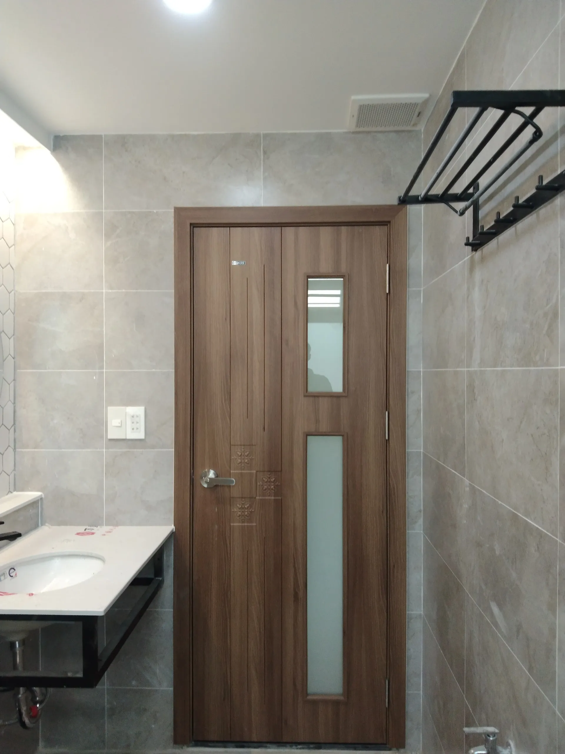 cua-nhua-abs-han-quoc-gia-cua-cua-nhua-cao-cap