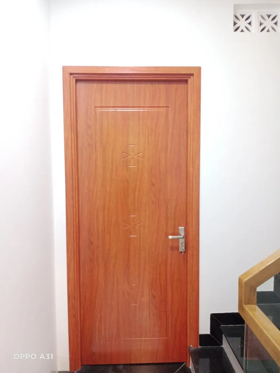 cua-nhua-composite-tai-lam-dong