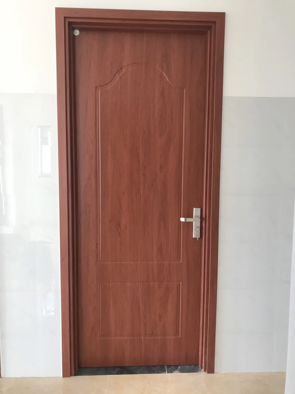 cua-nhua-composite-tai-lam-dong