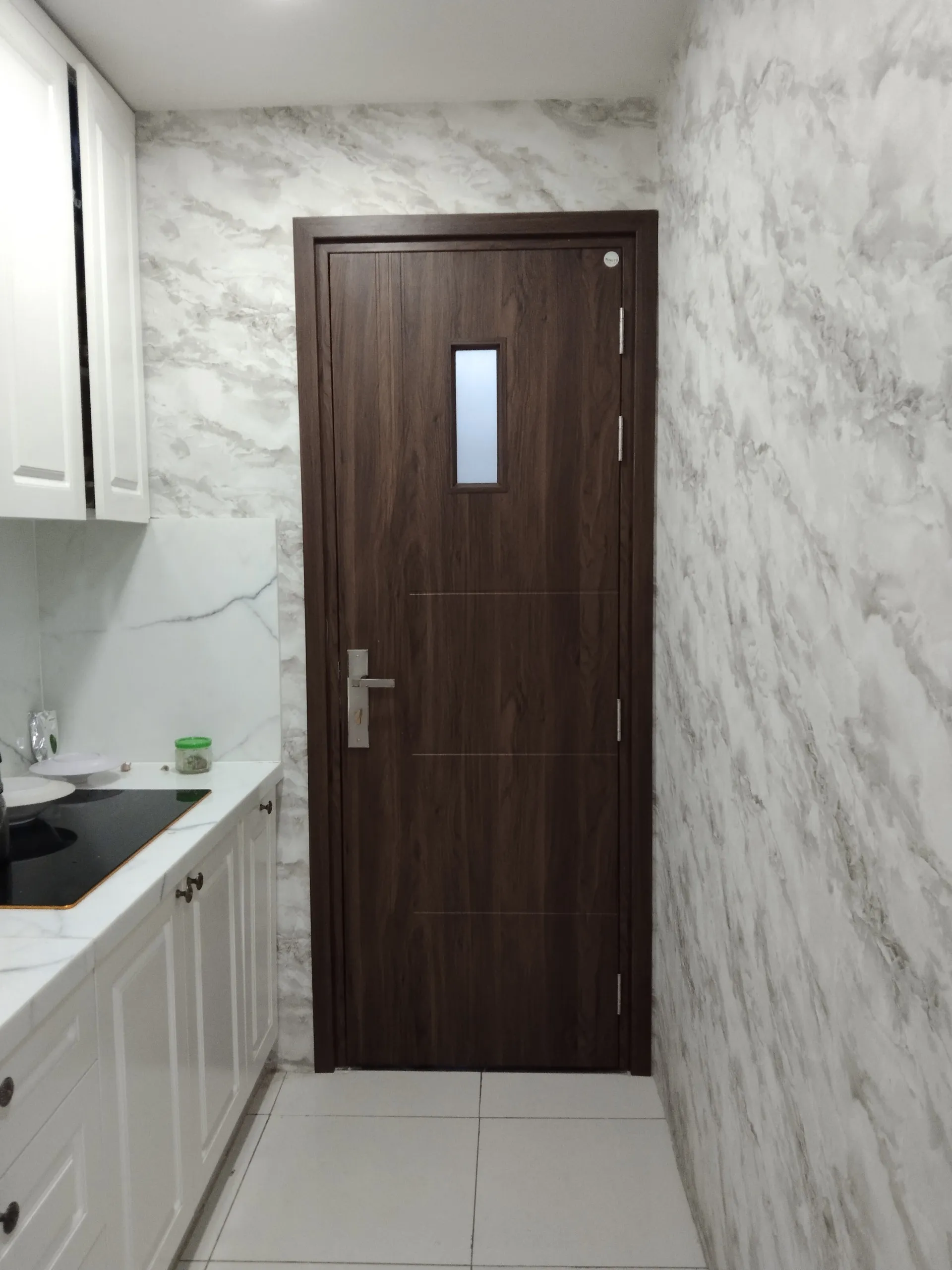 cua-nhua-composite-tai-dak-nong