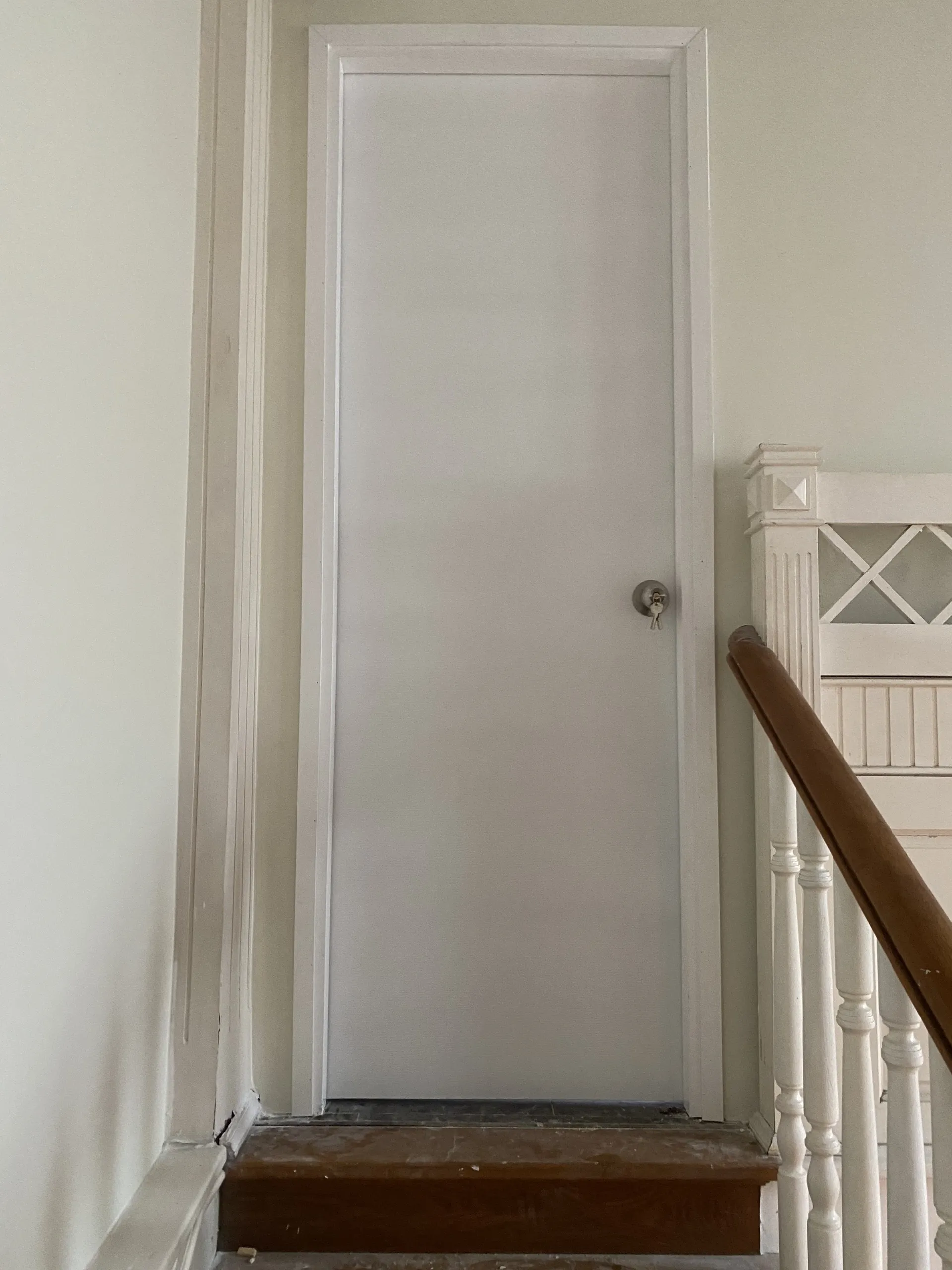 cua-go-cong-nghiep-tai-binh-thuan