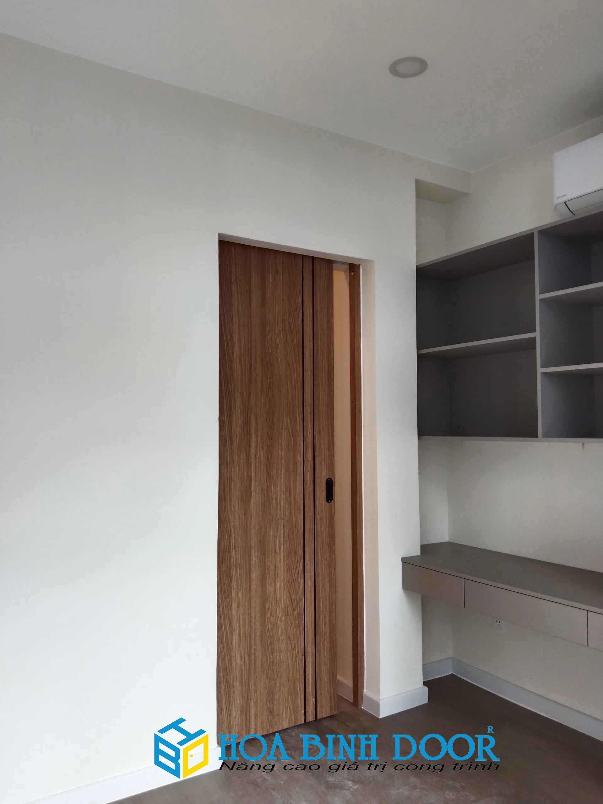 cua-go-cong-nghiep-tai-binh-thuan