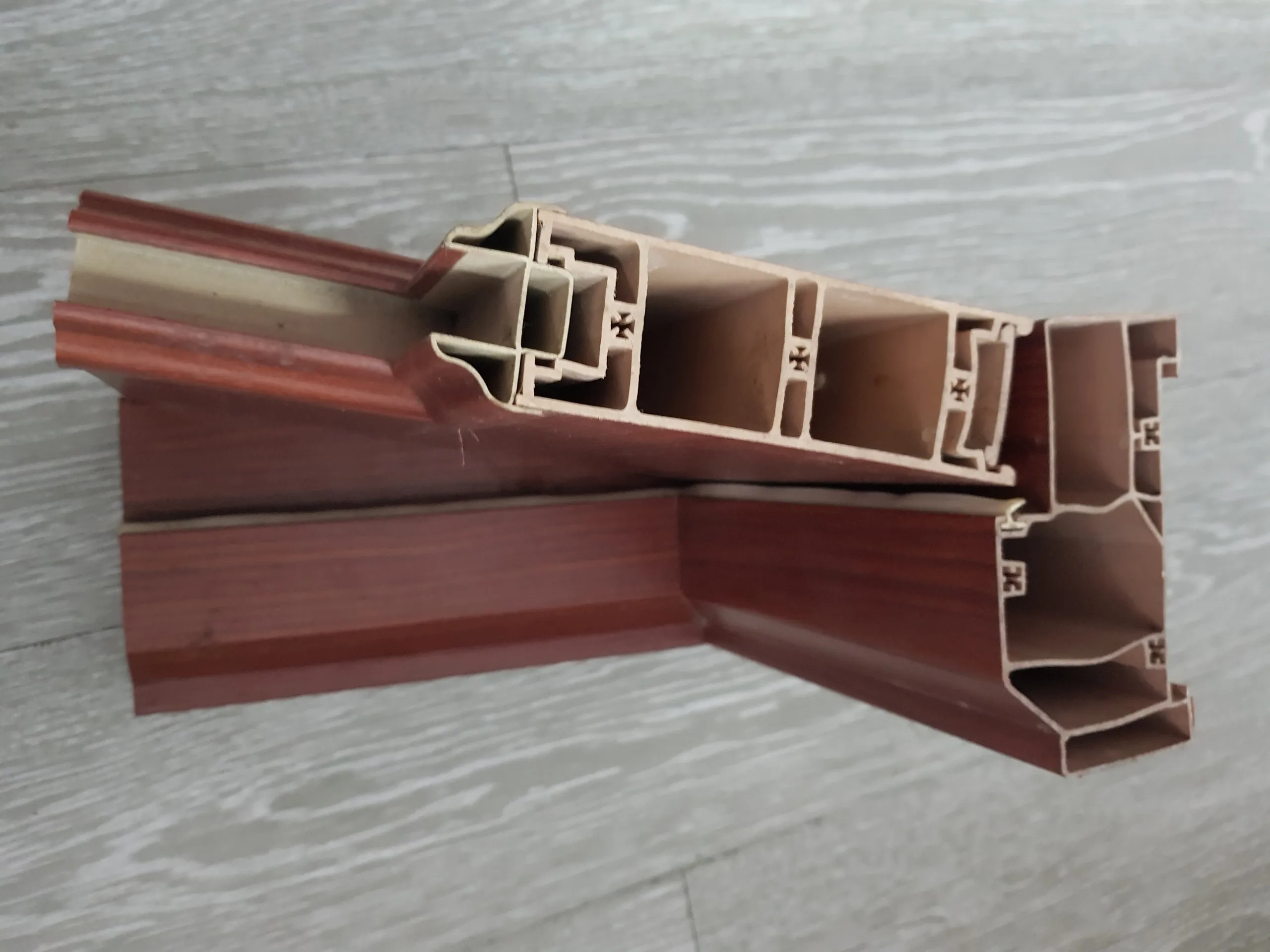 cua-nhua-gia-go-tai-can-tho