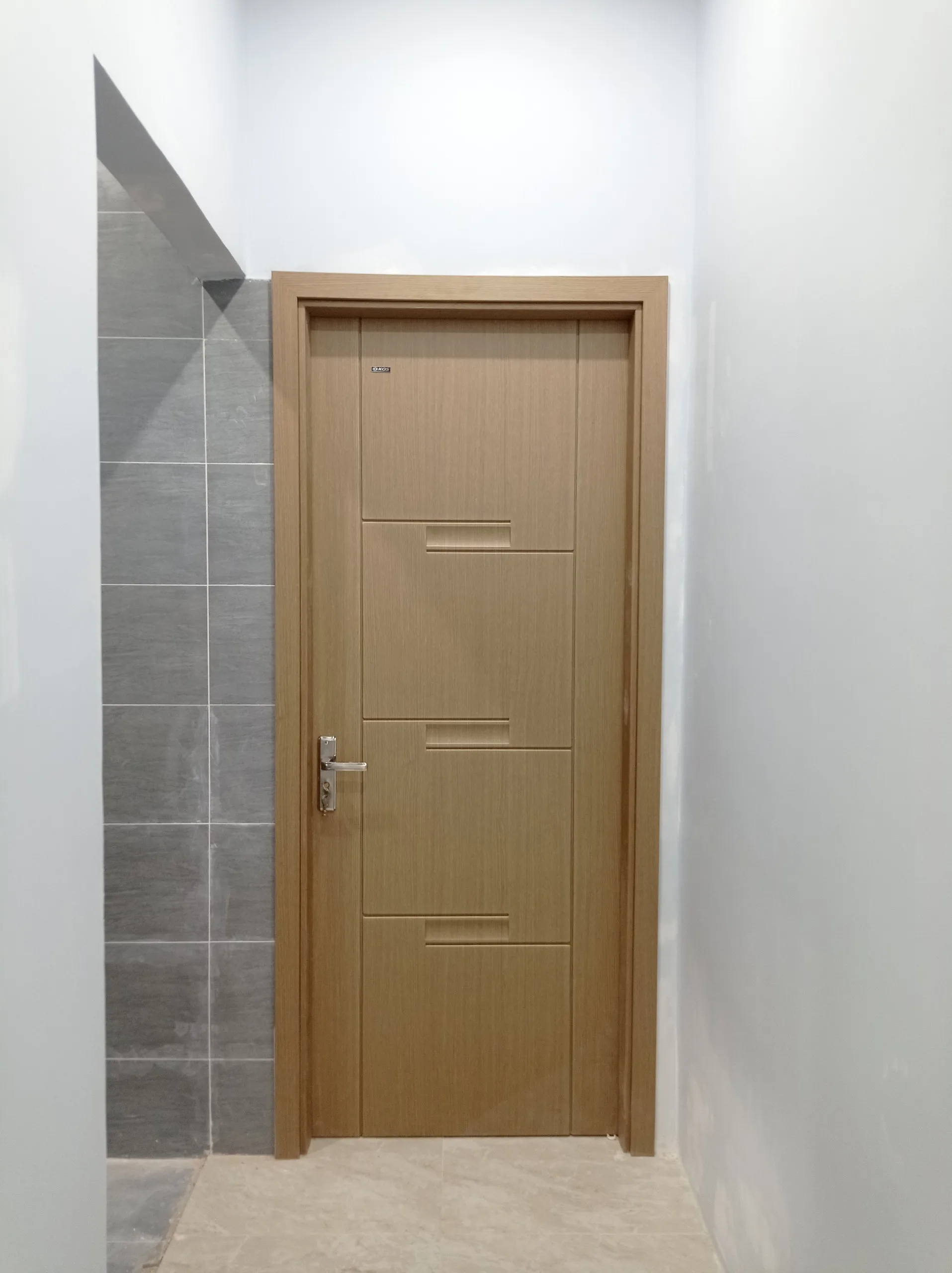 cua-nhua-gia-go-tai-can-tho