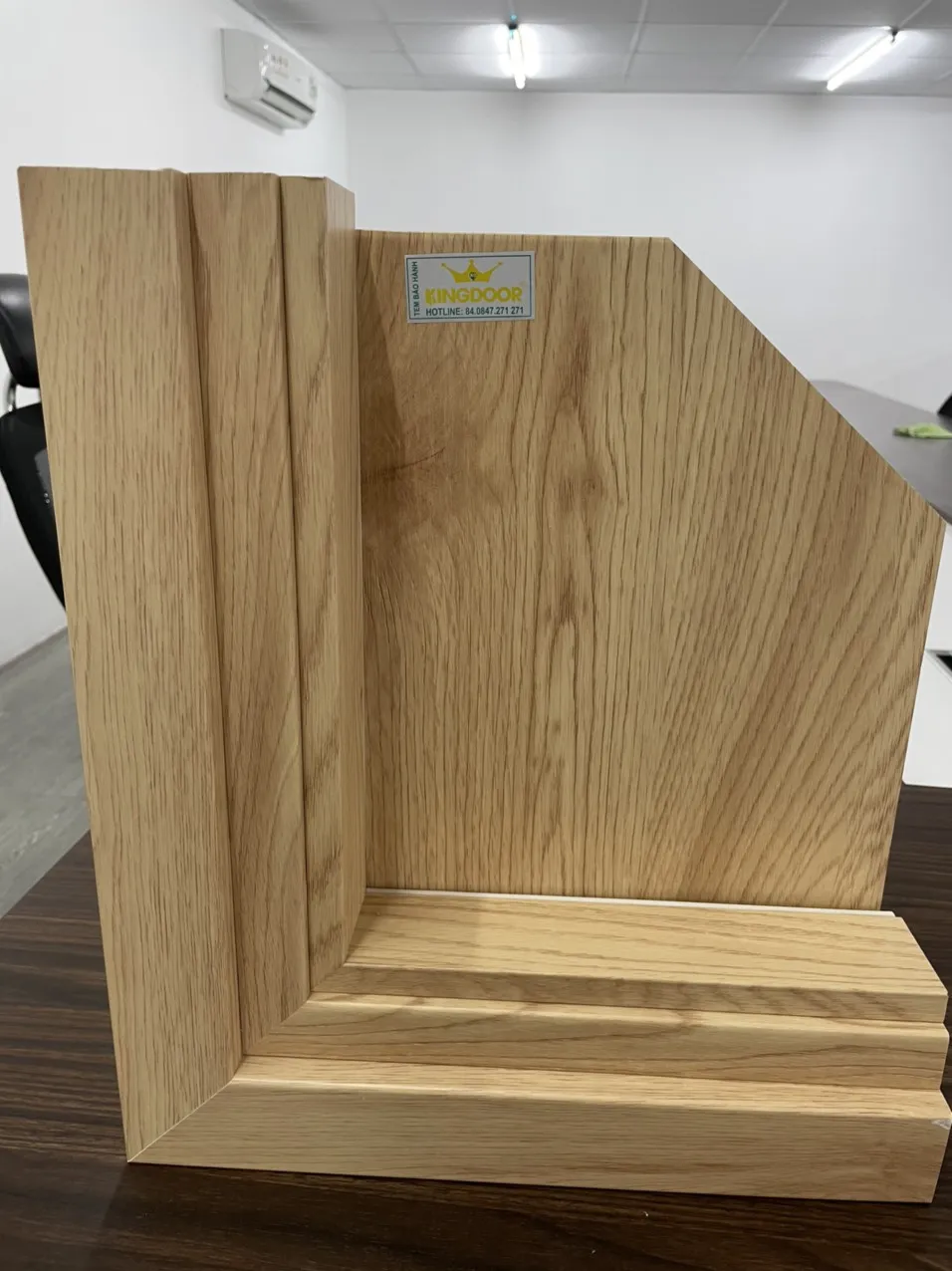 mau-cua-nhua-composite-dep