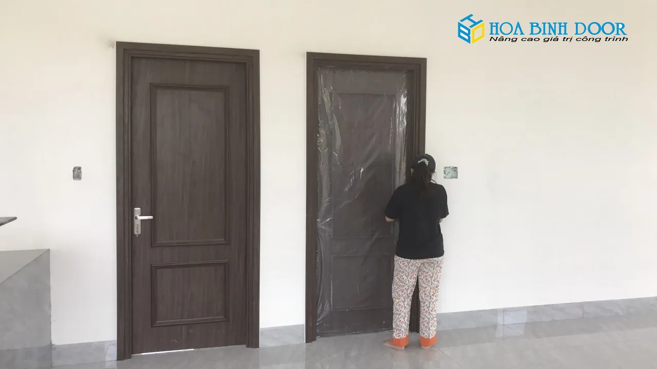 Cửa gỗ nhựa tân cổ điển