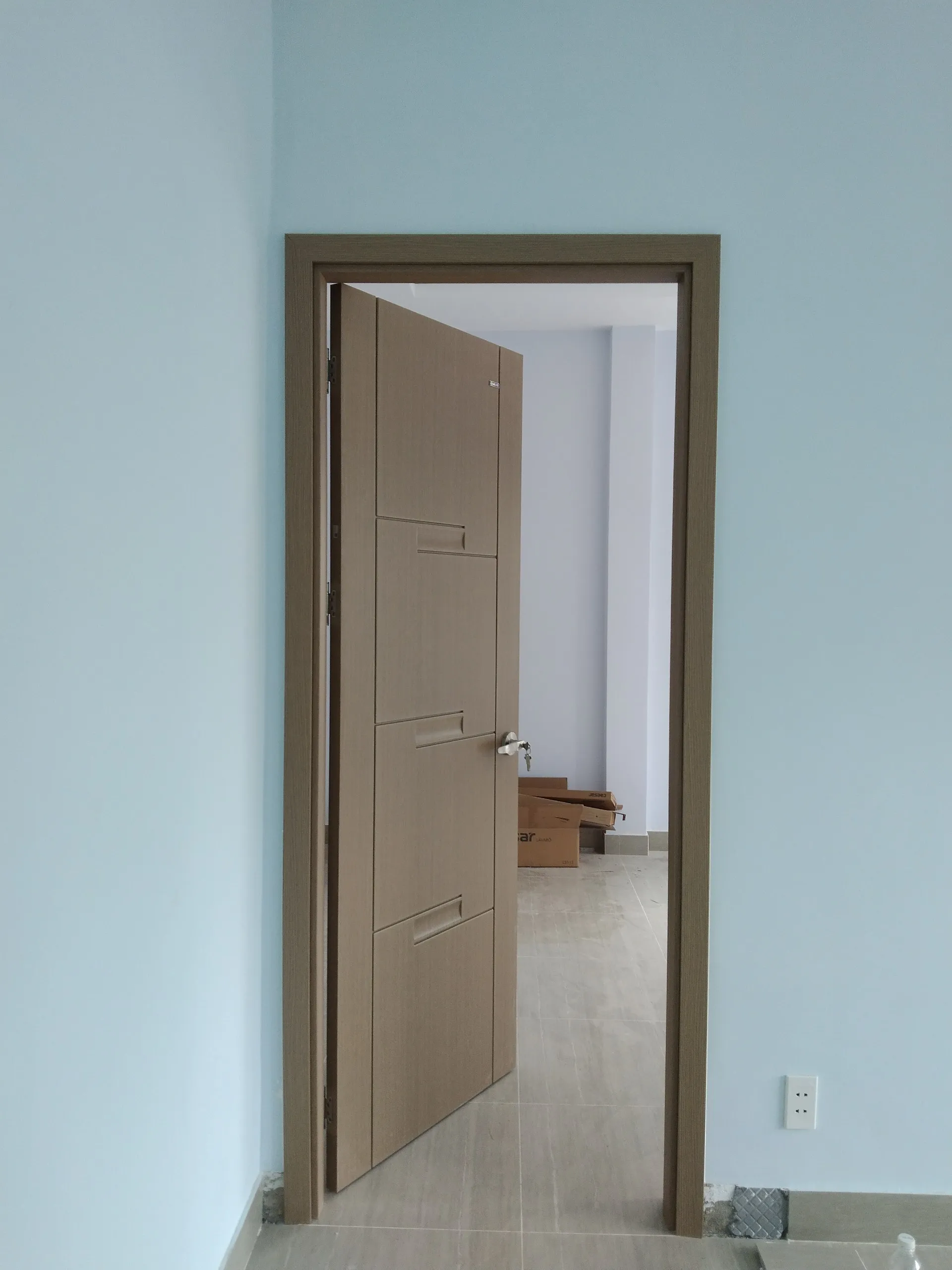 cua-nhua-gia-go-tai-can-tho