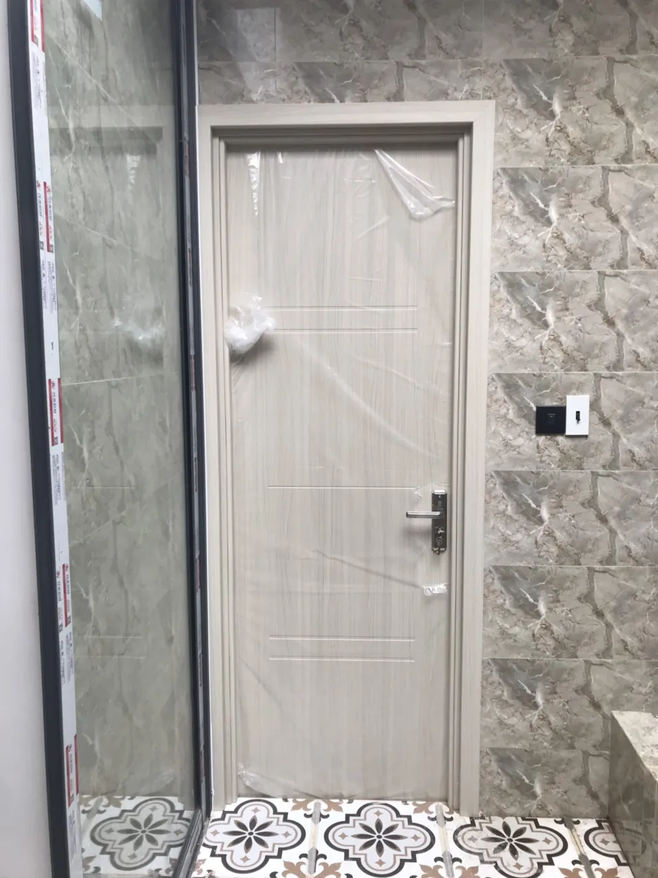 mau-cua-nhua-composite-dep