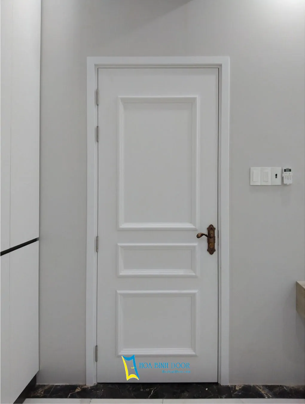 cua-nhua-composite-trang