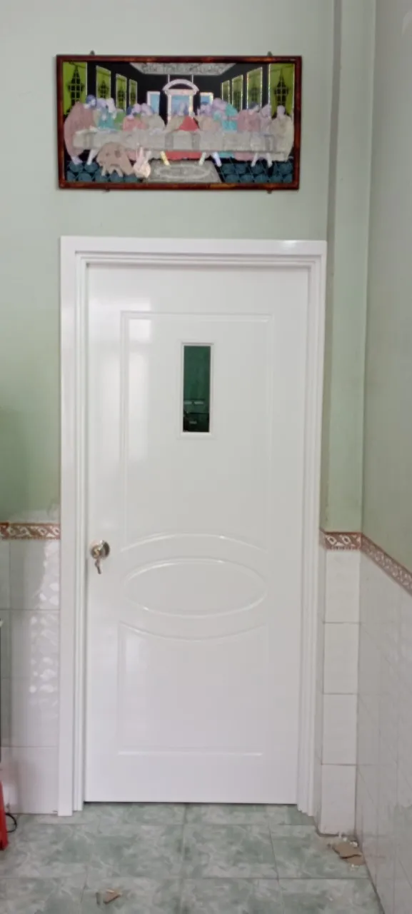 cua-nhua-composite-trang