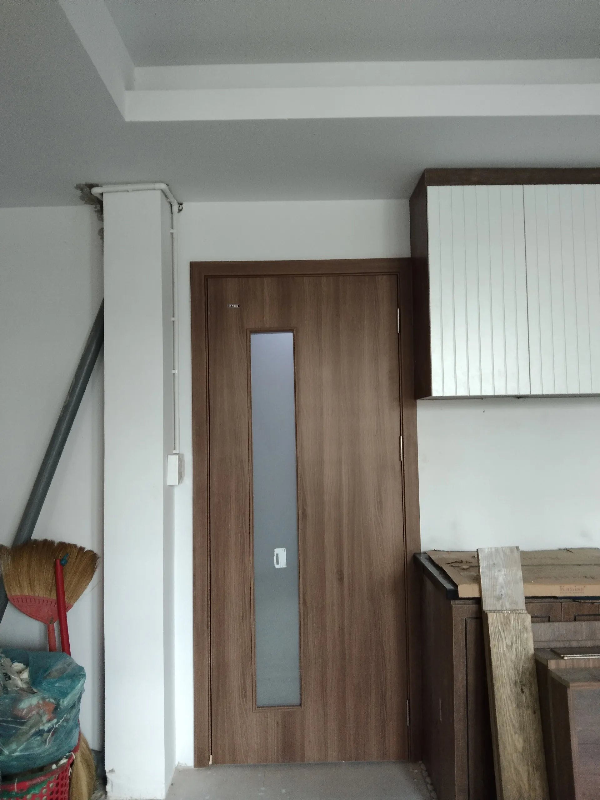 cua-nhua-thong-phong