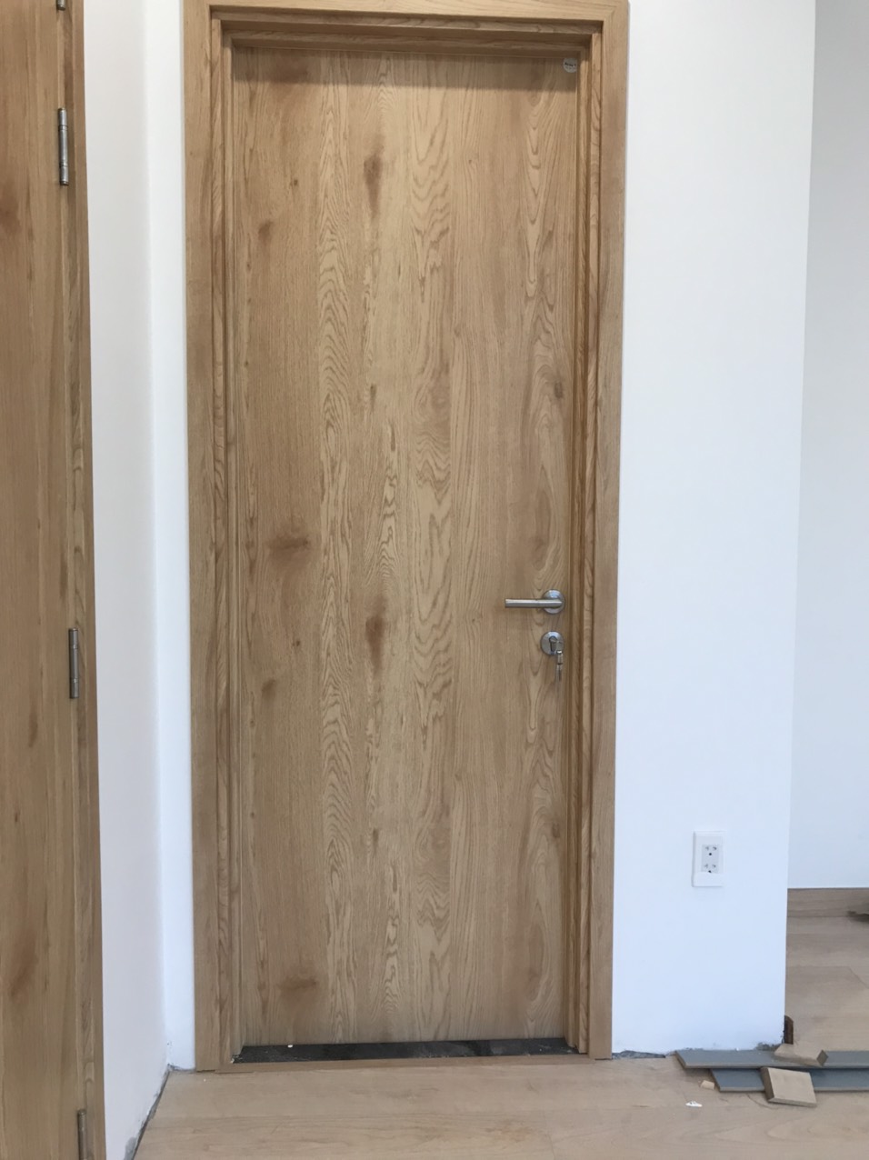 cửa composite giả gỗ phòng tắm