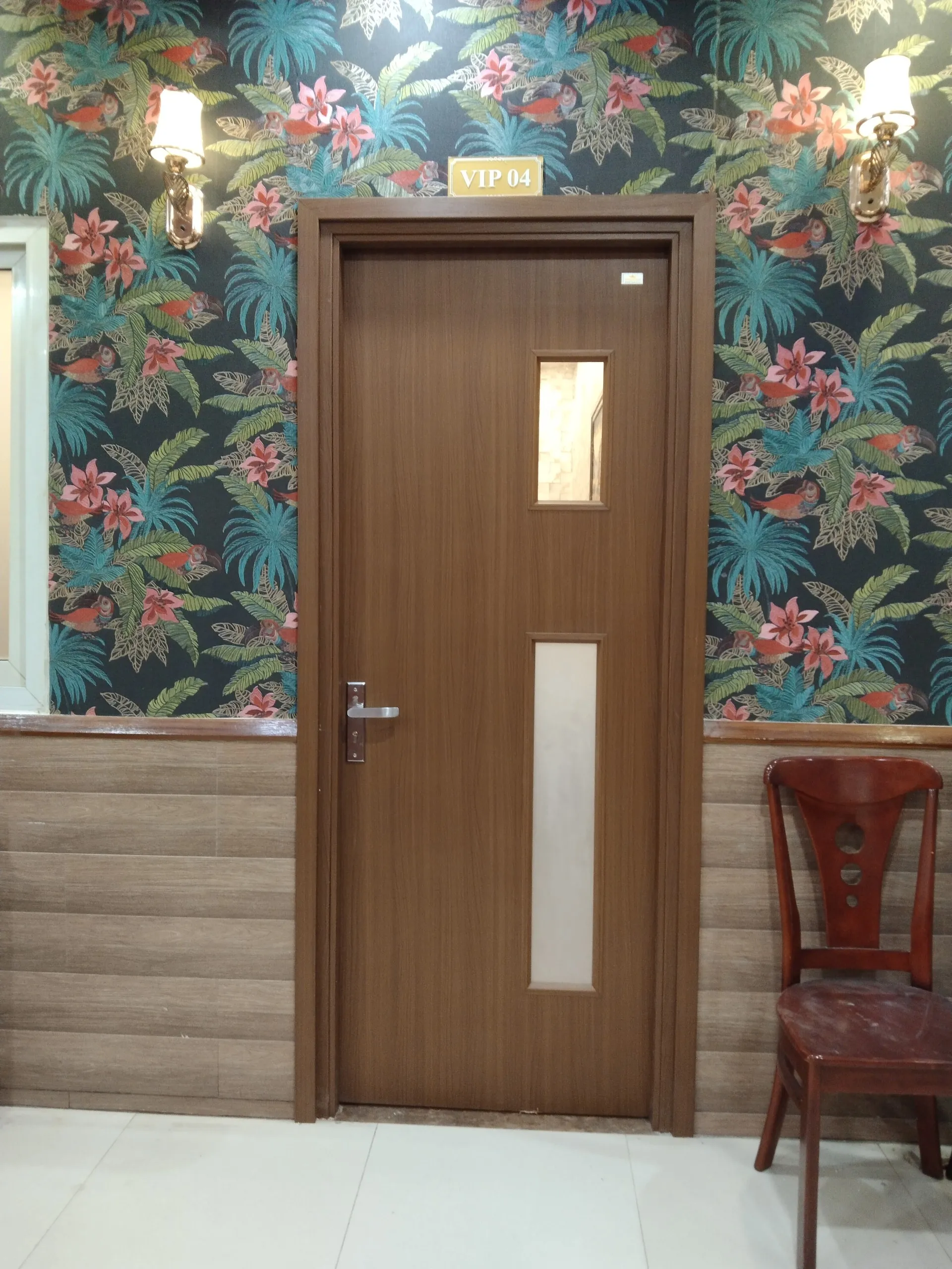 cửa nhựa composite thực tế