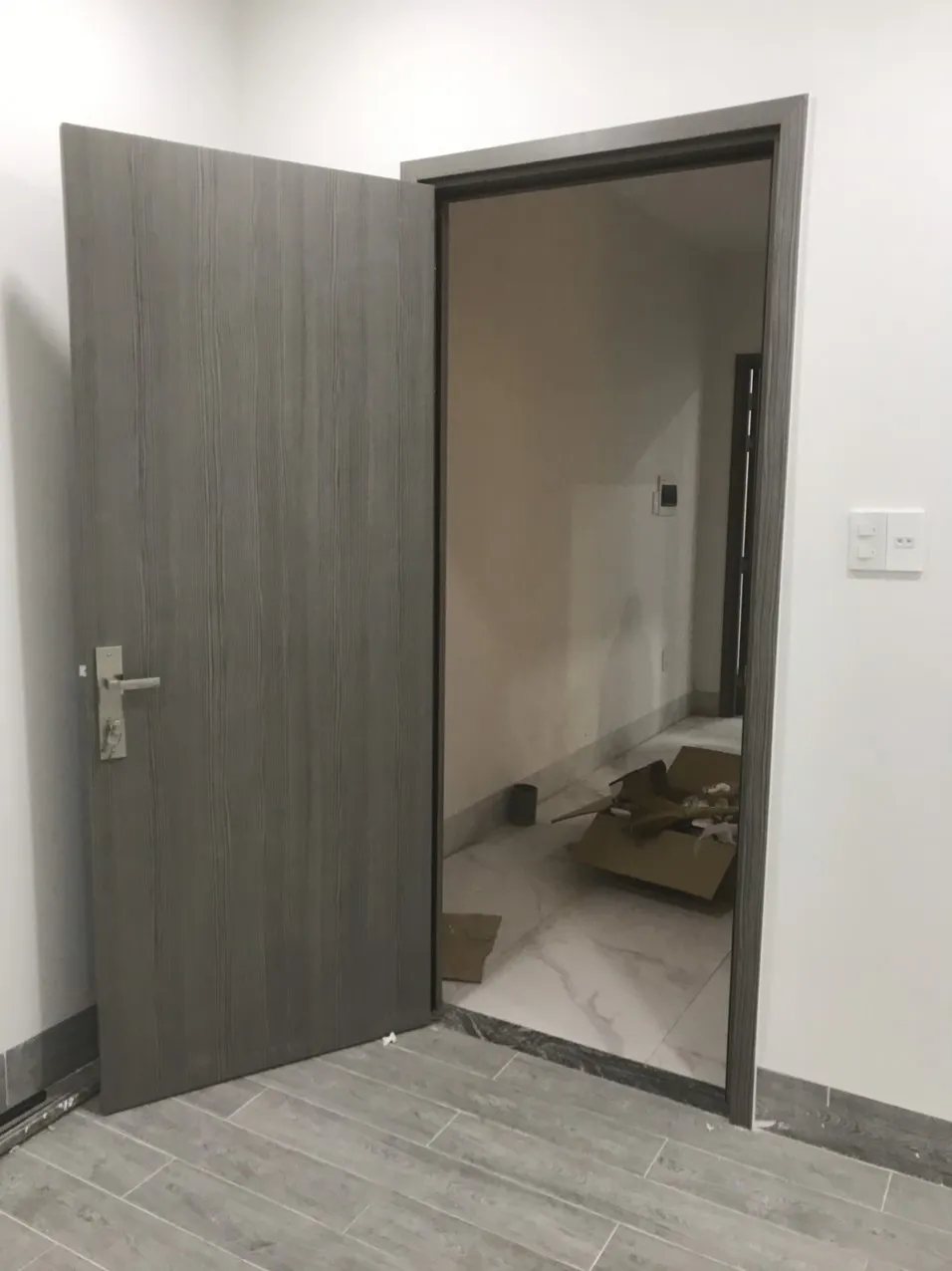 CỬA NHỰA COMPOSITE THỰC TẾ