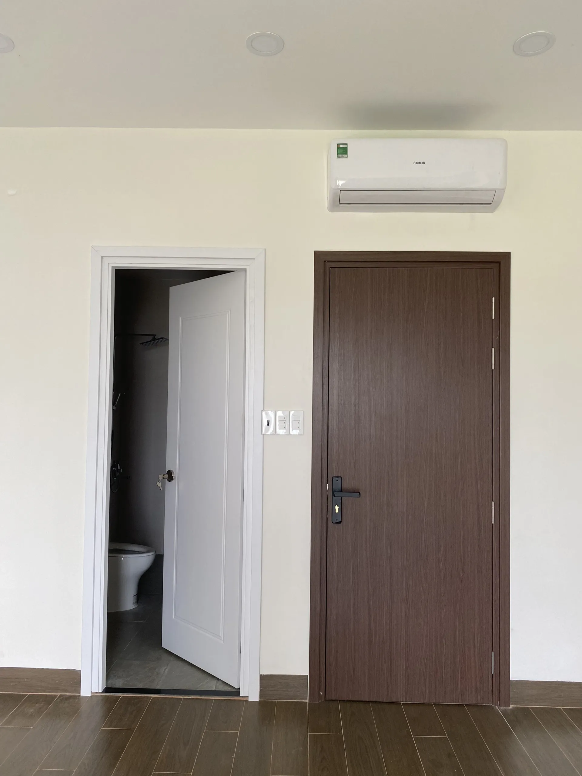 CỬA NHỰA COMPOSITE THỰC TẾ