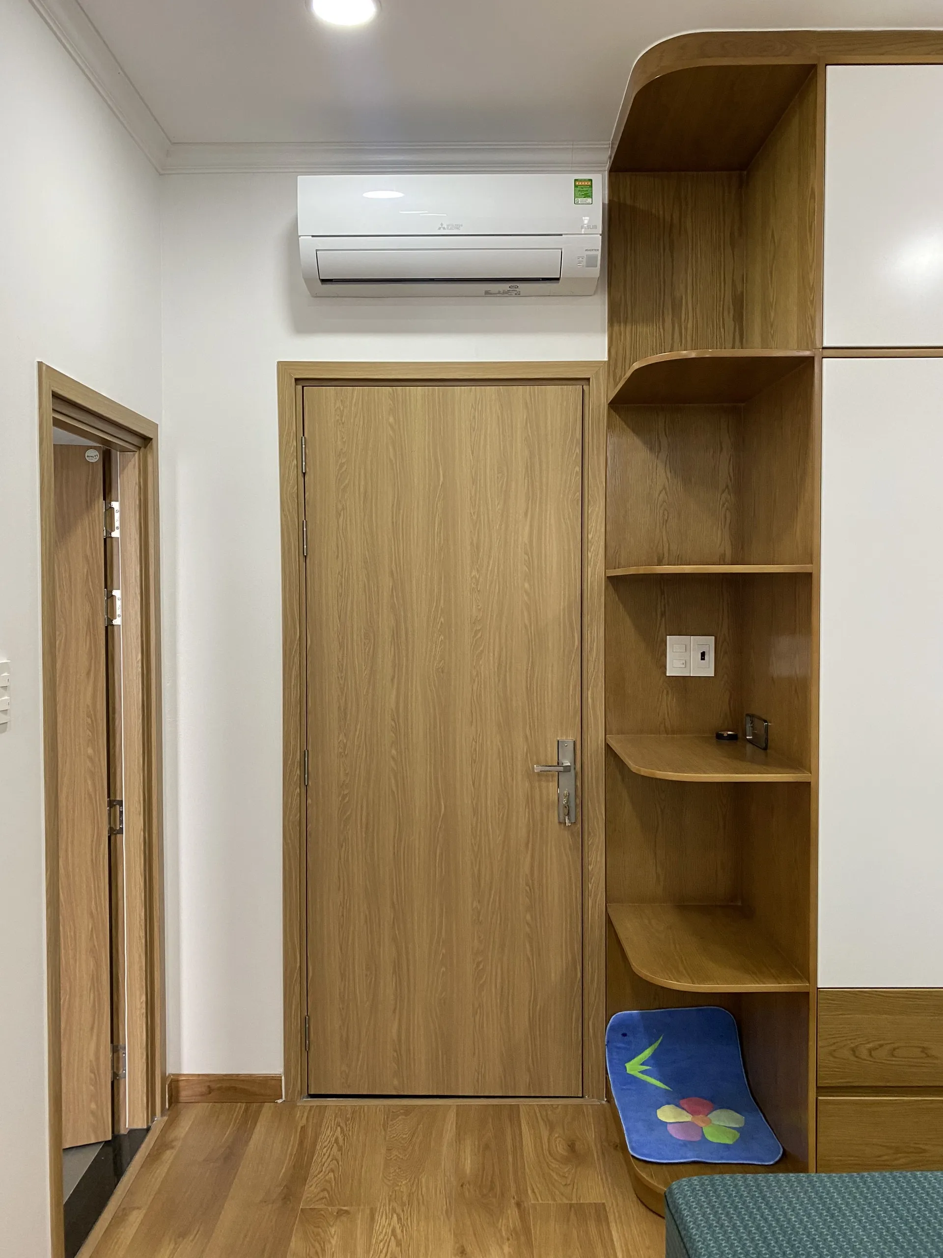 CỬA NHỰA COMPOSITE THỰC TẾ